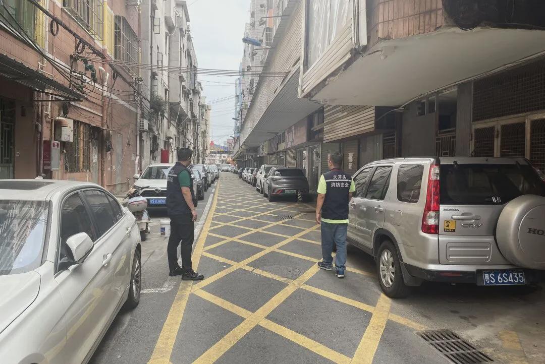 护航“百千万工程”|社区开展消防通道专项整治检查行动(图4)