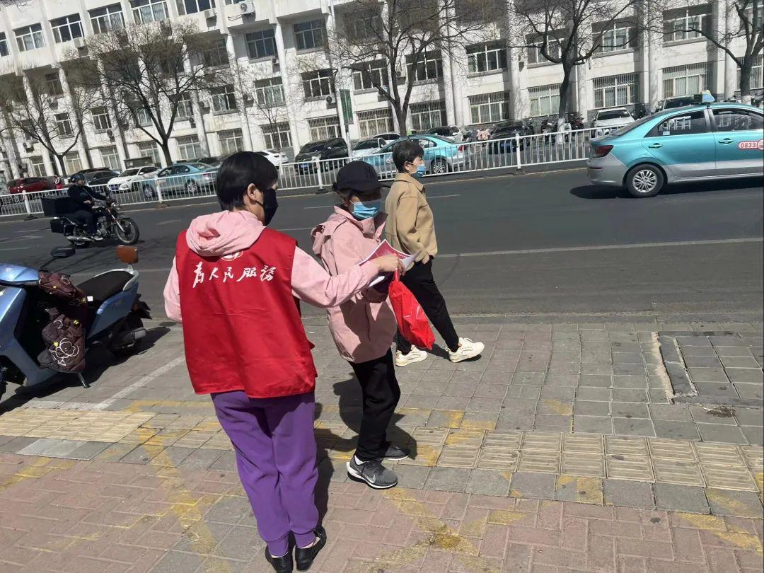 长青街道花园社区开展全民国家安全教育日宣传活动(图3)