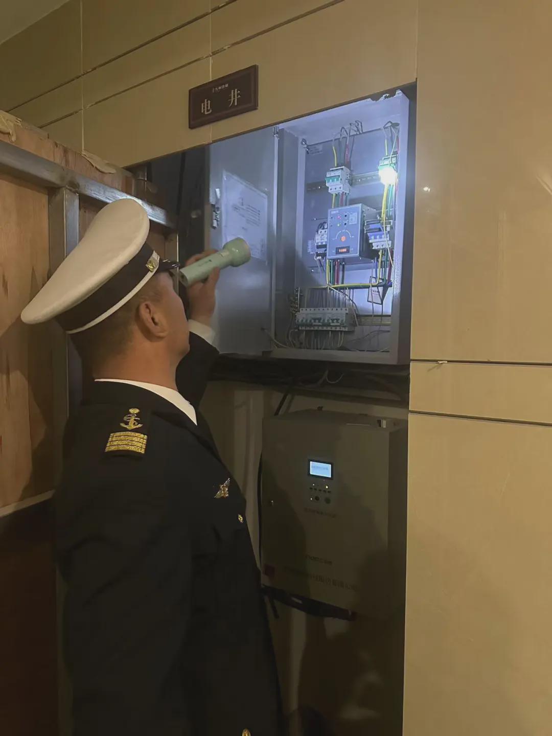 【岱岳党旗红】天平街道振兴社区:夜间巡逻“不打烊”,点亮群众“平安灯”(图2)