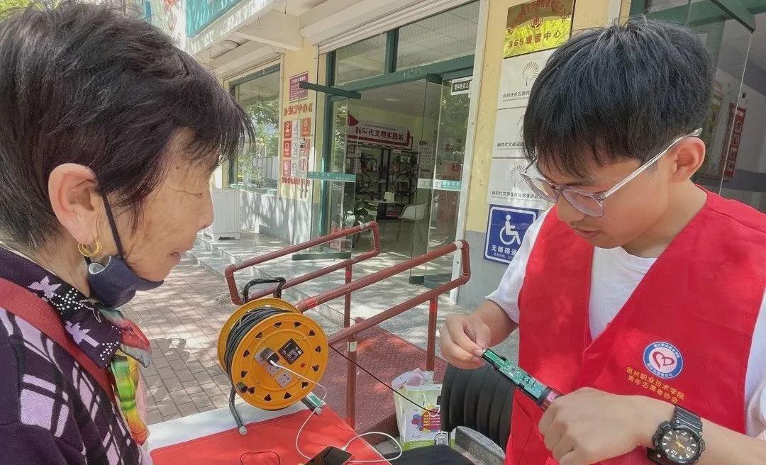 德城区天衢街道肖何庄社区：推进“银领之家”创建 绽放别样“夕阳红”(图4)