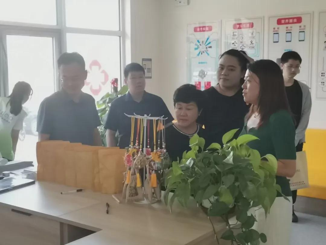 区人大走访调研听涛苑社区党建引领基层治理工作(图3)