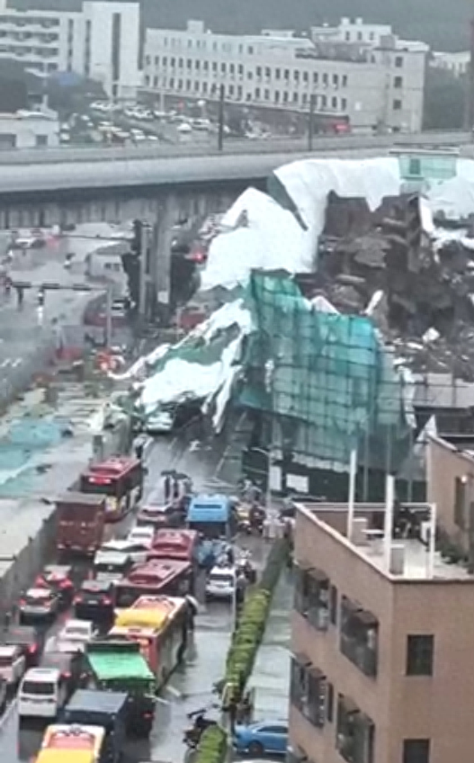 佛山南海区一烂尾楼突发坍塌?当地:烂尾楼坍塌不实,无人受伤受困 (图1)