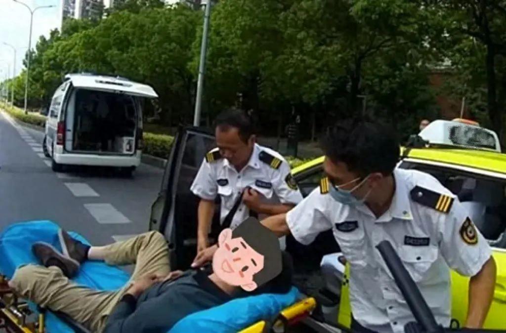 上海街头一司机差点窒息!祸根居然是后备箱里的一箱冷饮?(图1)