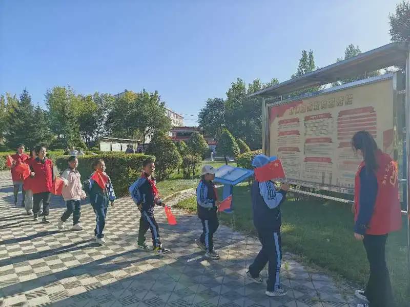 墨尔根社区联合开展爱国主义教育活动(图1)