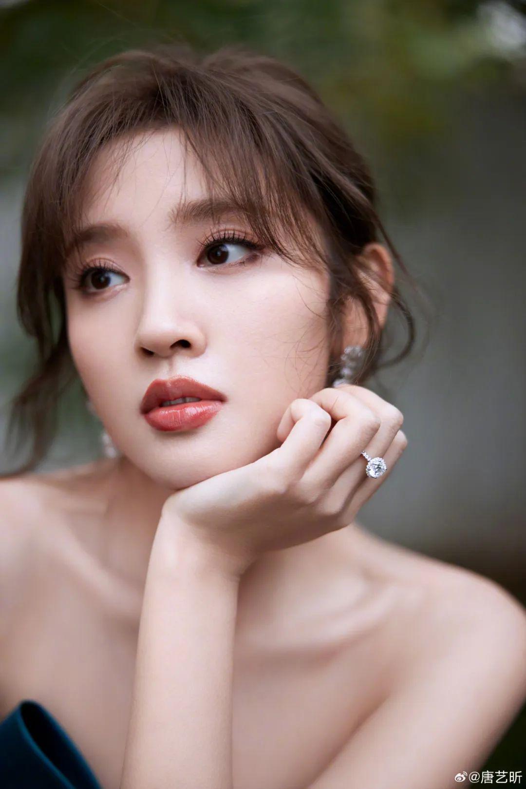 女星唐艺昕怀二胎了？本人37岁生日当天回应：没有二胎(图5)
