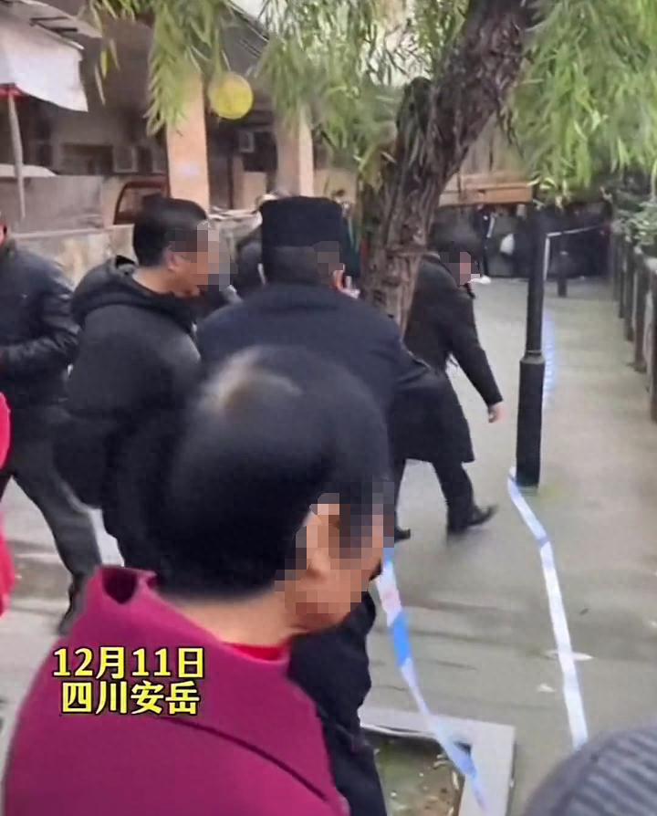 四川安岳一河内发现一具浮尸,警方回应:案件还在调查中(图1)