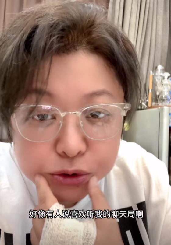 瘦到认不出!53岁韩红暴瘦补牙引热议(图2)