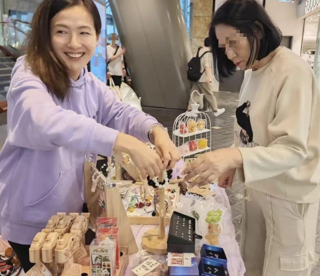 42岁TVB女演员自曝在商场摆摊,入行拍过上百部电视剧(图2)