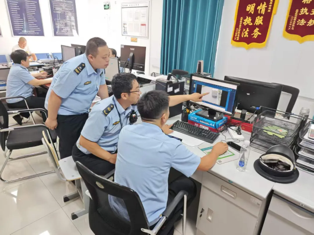 执法人员人工核实情况并研判违法情形.webp 执法人员人工核实情况并研判违法情形.webp